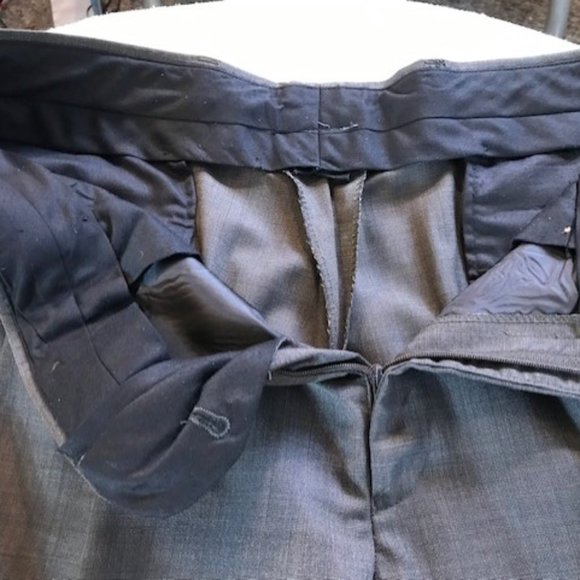 Men's Jos A Bank Single Breast, 2 button, Grey birds eye Suit - Picture 12 of 12